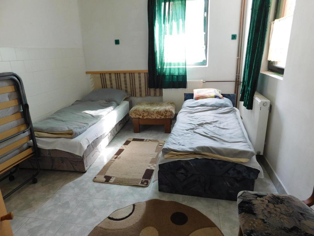 فندق Kishutaفي  Huta Vendeghaz المظهر الخارجي الصورة